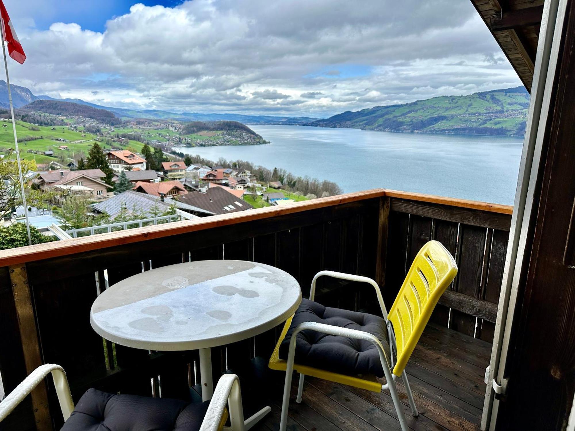 Eva'S Seeblick Krattigen Oda fotoğraf