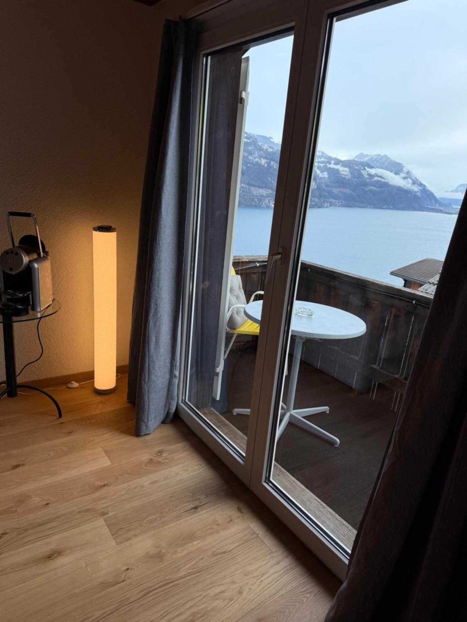 Eva'S Seeblick Krattigen Oda fotoğraf
