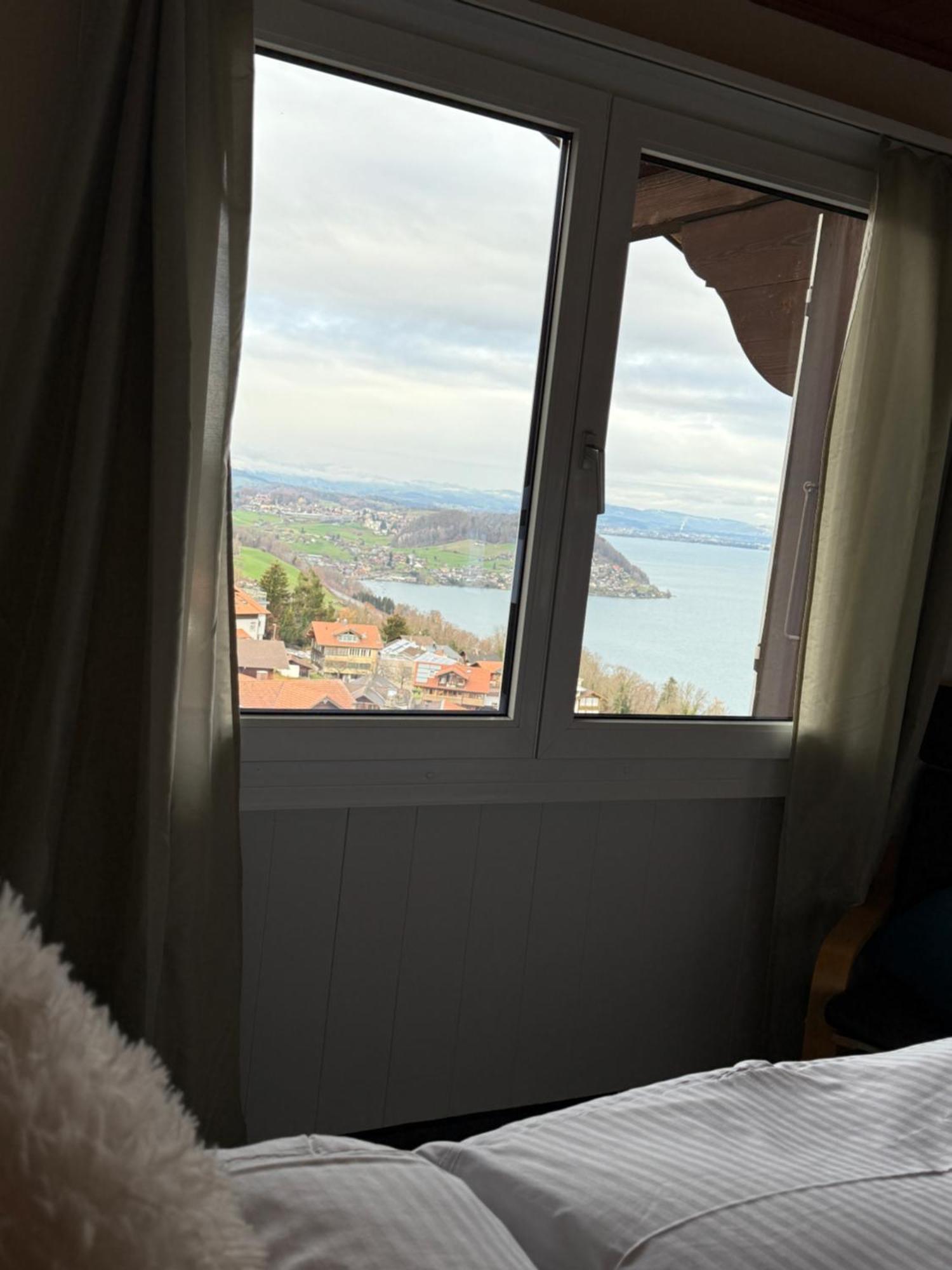 Eva'S Seeblick Krattigen Oda fotoğraf